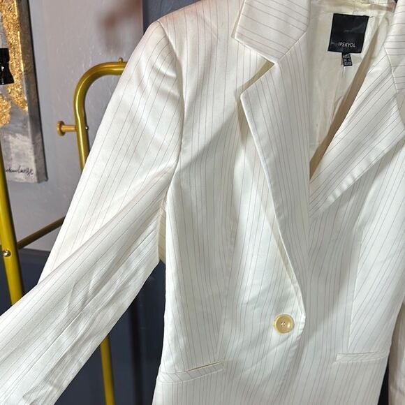 IPEKYOL Pink and cream  Pinstripe Women's Blazer - Picture 8 of 12